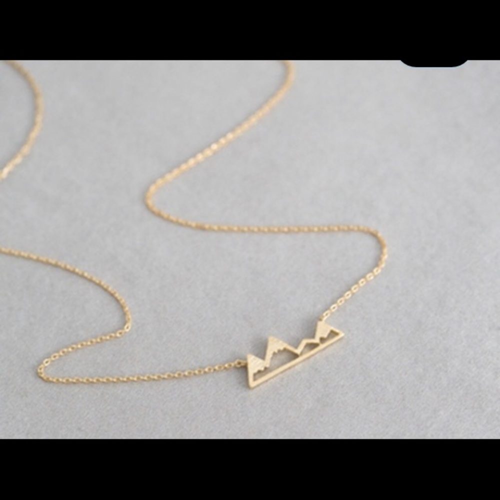 Mountain top necklace in gold - Picture 5 of 5